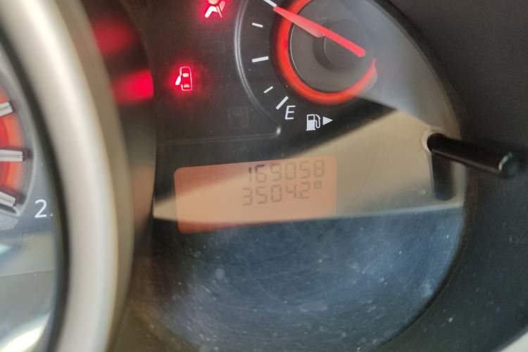 Used Nissan Sylphy 2012 Classic 1.6XE Manual Comfort Edition Odometer Close Up