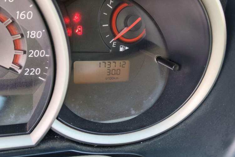 Used Nissan Sylphy 2012 Classic 1.6XL Manual Luxury Edition Odometer Close Up
