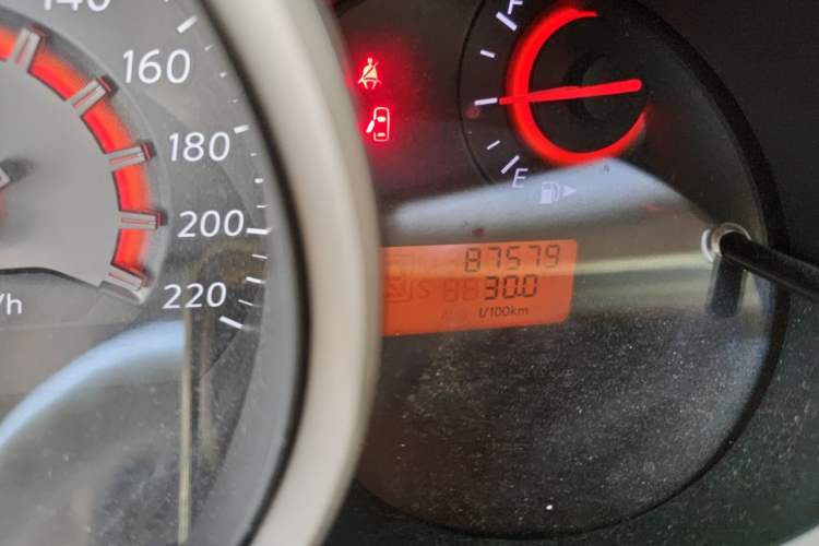 Used Nissan Sylphy 2012 Classic 1.6XE Manual Comfort Edition Odometer Close Up
