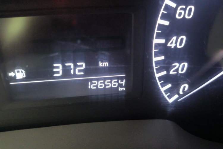 Used Nissan Sylphy 2012 1.6 XL Manual Luxury Edition Odometer Close Up