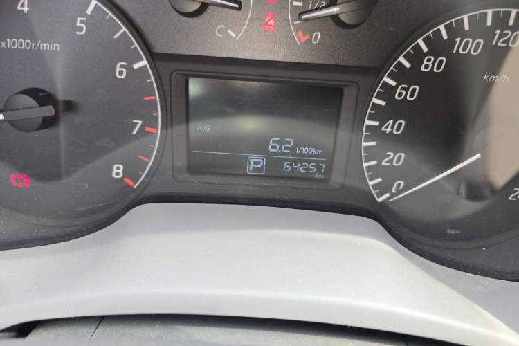 Used Nissan Sylphy 2012 1.6XE CVT Comfort Edition Odometer Close Up