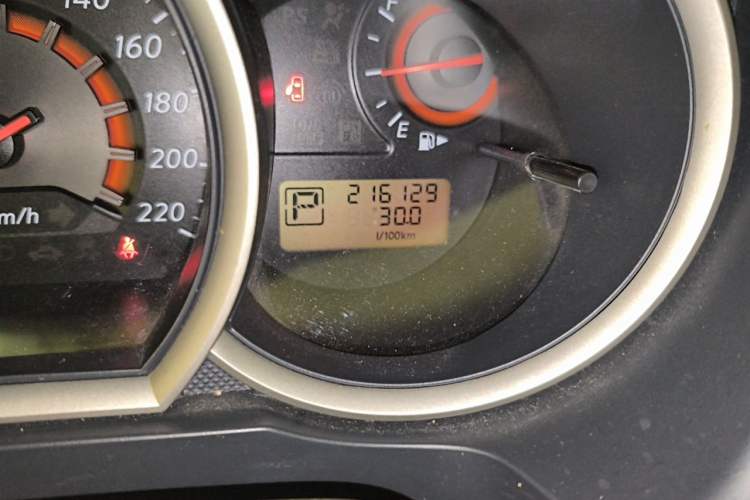 Used Nissan Sylphy 2012 Classic 1.6XE Automatic Comfort Edition Odometer Close Up