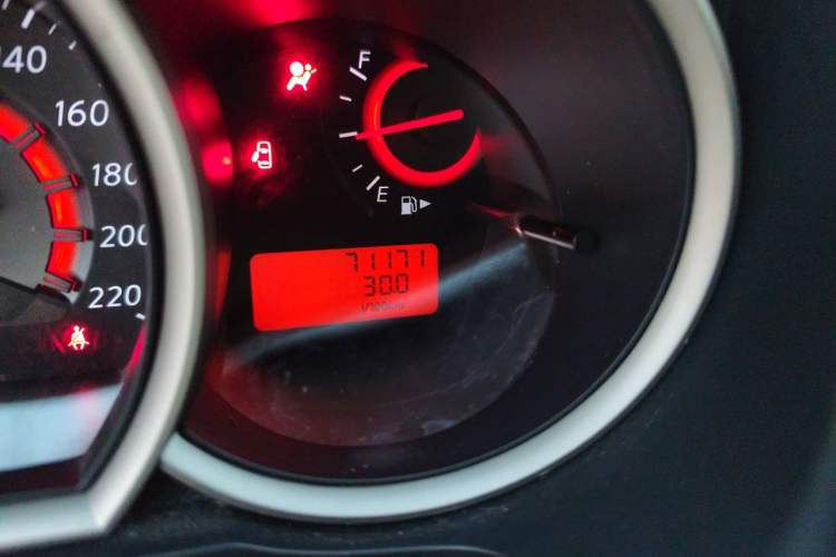Used Nissan Sylphy 2012 Classic 1.6XE Manual Comfort Edition Odometer Close Up