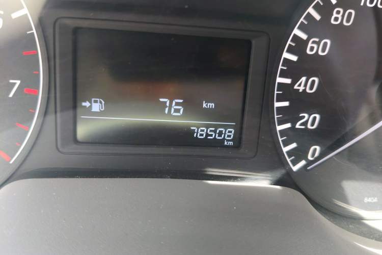 Used Nissan Sylphy 2012 1.6 XL Manual Luxury Edition Odometer Close Up