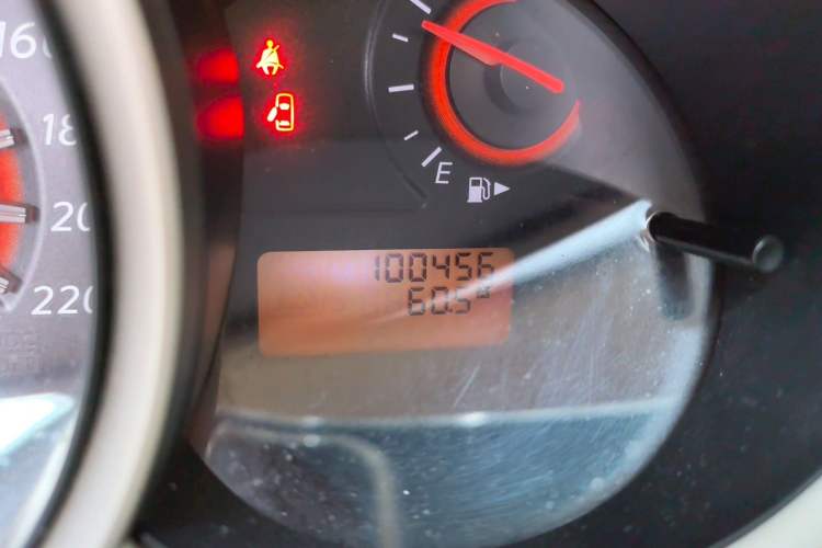 Used Nissan Sylphy 2012 Classic 1.6XE Manual Comfort Edition Odometer Close Up