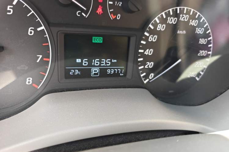 Used Nissan Sylphy 2012 1.6 XL CVT Luxury Edition Odometer Close Up