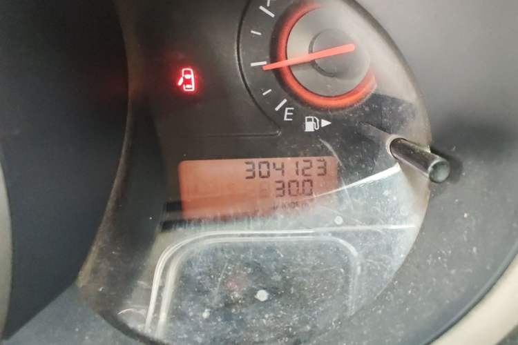 Used Nissan Sylphy 2012 Classic 1.6XE Manual Comfort Edition Odometer Close Up