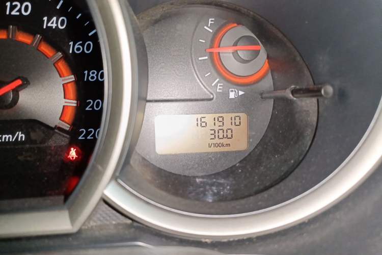 Used Nissan Sylphy 2012 Classic 1.6XE Manual Comfort Edition Odometer Close Up
