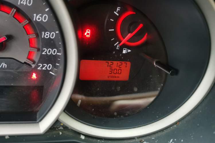 Used Nissan Sylphy 2012 Classic 1.6XE Manual Comfort Edition Odometer Close Up