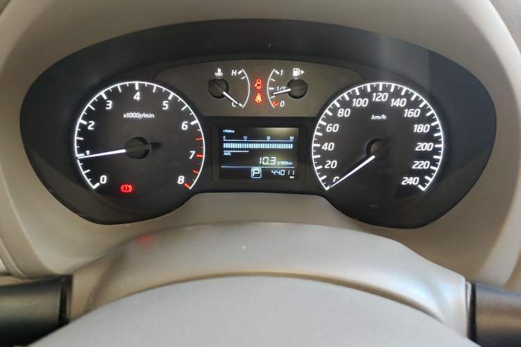 Used Nissan Sylphy 2012 1.6XE CVT Comfort Edition Odometer Close Up