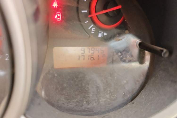 Used Nissan Sylphy 2012 Classic 1.6XE Manual Comfort Edition Odometer Close Up