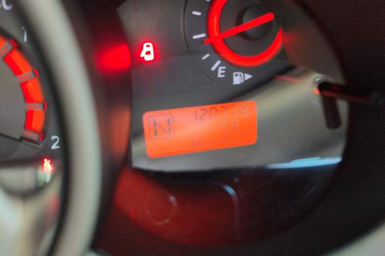 Used Nissan Sylphy 2012 Classic 1.6XE Automatic Comfort Edition Odometer Close Up