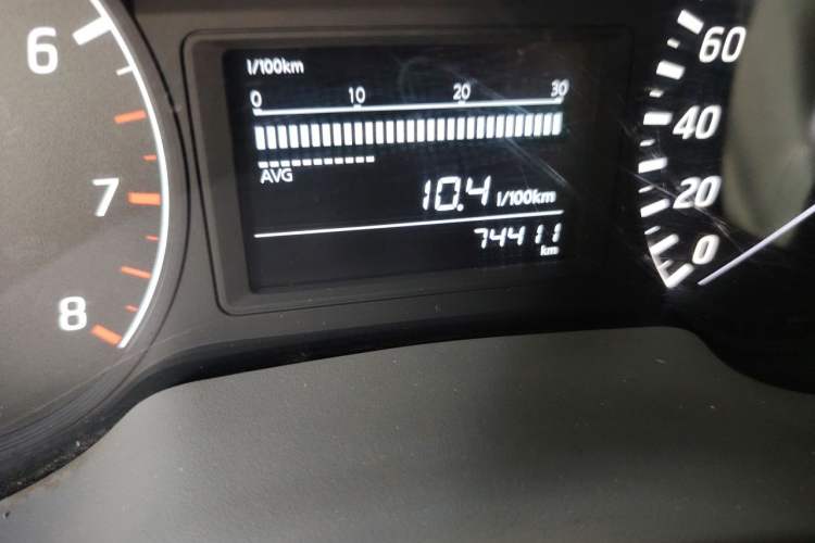 Used Nissan Sylphy 2012 1.6XE Manual Comfort Edition Odometer Close Up