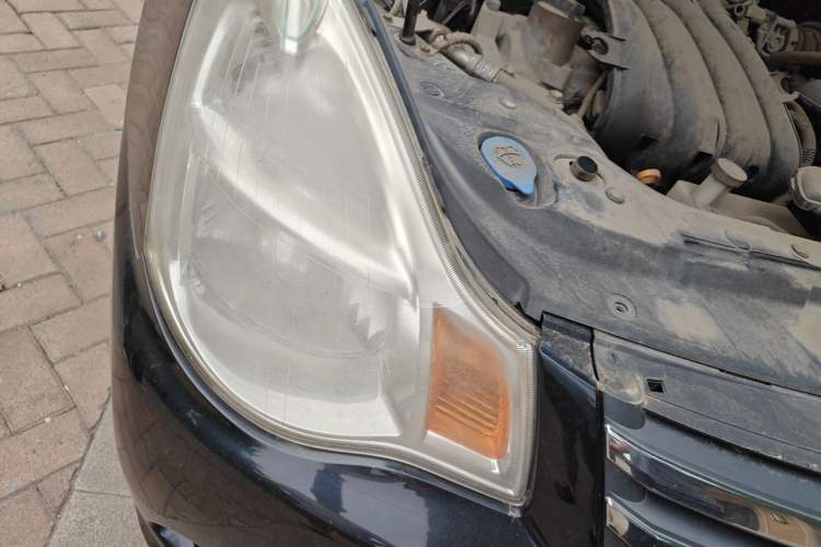 Used Nissan Sylphy 2012 Classic 1.6XE Manual Comfort Edition Right Front Headlight