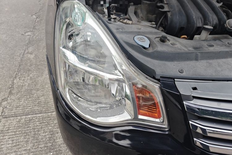 Used Nissan Sylphy 2012 Classic 1.6XE Automatic Comfort Edition Right Front Headlight