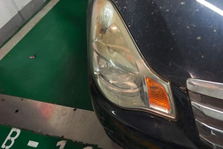 Used Nissan Sylphy 2012 Classic 1.6XE Manual Comfort Edition Right Front Headlight