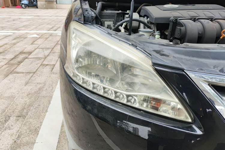 Used Nissan Sylphy 2012 1.8XL CVT Luxury Edition Right Front Headlight