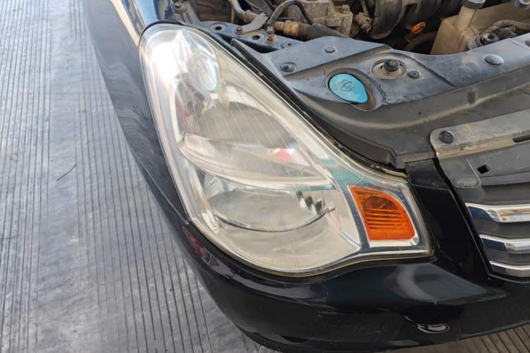 Used Nissan Sylphy 2012 Classic 1.6XE Automatic Comfort Edition Right Front Headlight