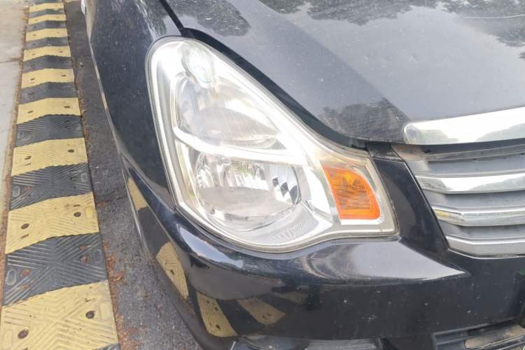 Used Nissan Sylphy 2012 Classic 1.6XE Automatic Comfort Edition Right Front Headlight