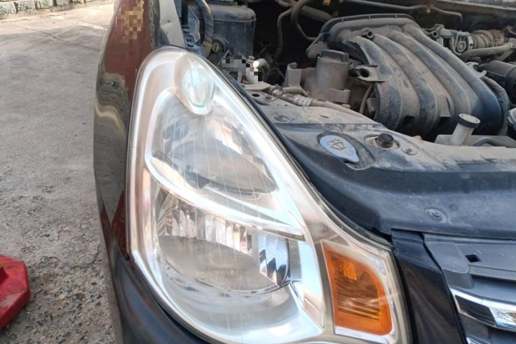 Used Nissan Sylphy 2012 Classic 1.6XE Manual Comfort Edition Right Front Headlight