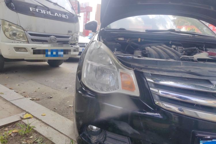 Used Nissan Sylphy 2012 Classic 1.6XE Manual Comfort Edition Right Front Headlight