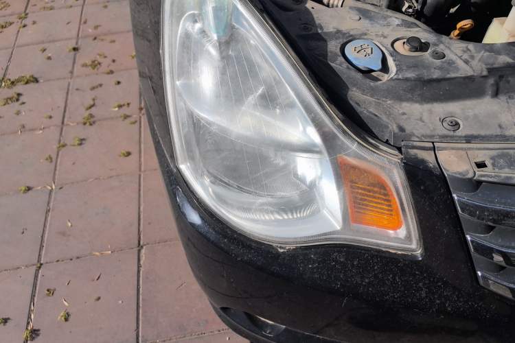 Used Nissan Sylphy 2012 Classic 1.6XE Manual Comfort Edition Right Front Headlight