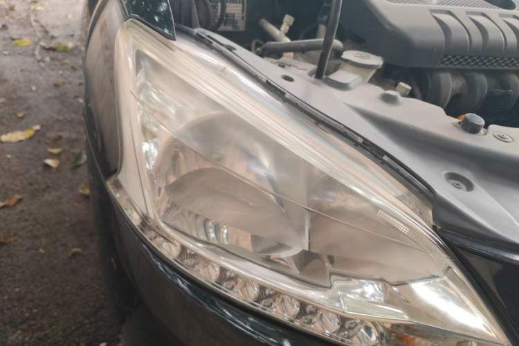 Used Nissan Sylphy 2012 1.6XE CVT Comfort Edition Right Front Headlight