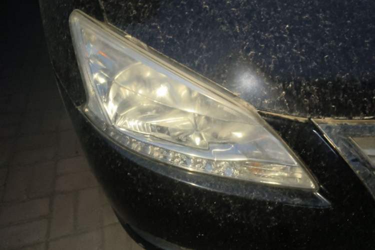 Used Nissan Sylphy 2012 1.6 XL Manual Luxury Edition Right Front Headlight