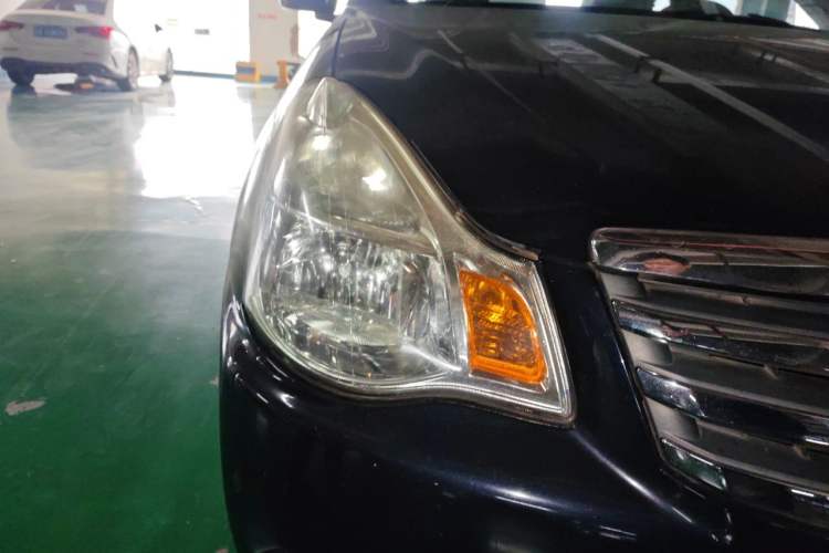 Used Nissan Sylphy 2012 Classic 1.6XE Manual Comfort Edition Right Front Headlight
