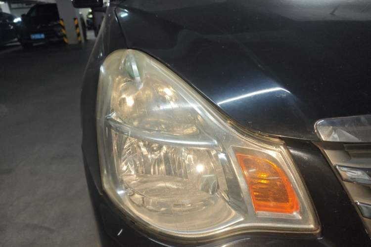 Used Nissan Sylphy 2012 Classic 1.6XE Manual Comfort Edition Right Front Headlight