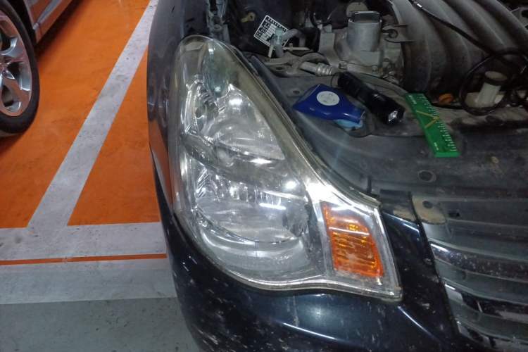 Used Nissan Sylphy 2012 Classic 1.6XE Manual Comfort Edition Right Front Headlight
