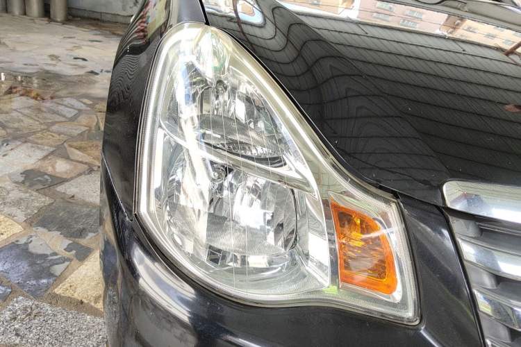 Used Nissan Sylphy 2012 Classic 1.6XE Automatic Comfort Edition Right Front Headlight