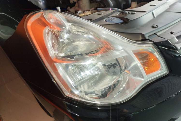 Used Nissan Sylphy 2012 Classic 1.6XE Automatic Comfort Edition Right Front Headlight