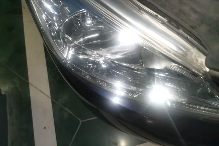 Used Nissan Sylphy 2012 1.6 XL CVT Luxury Edition Right Front Headlight