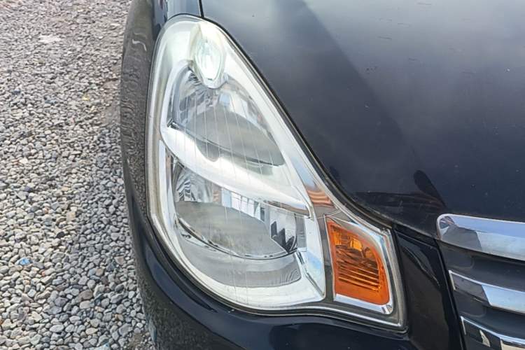Used Nissan Sylphy 2012 Classic 1.6XE Manual Comfort Edition Right Front Headlight