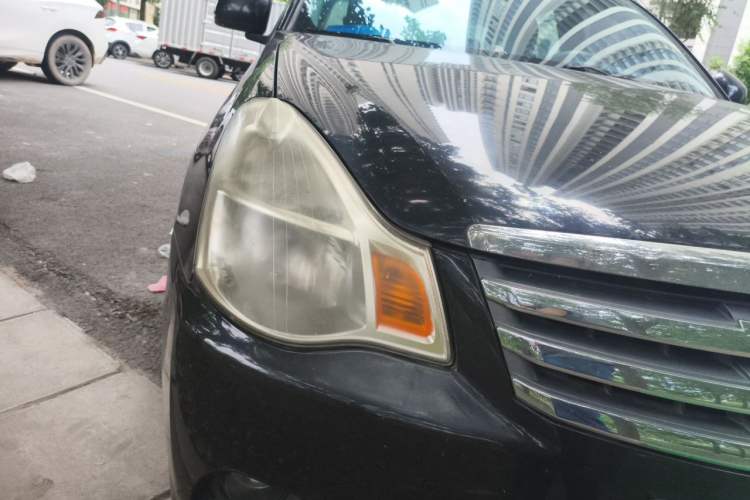 Used Nissan Sylphy 2012 Classic 1.6XL Manual Luxury Edition Right Front Headlight