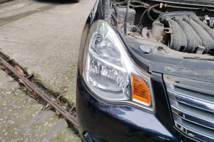 Used Nissan Sylphy 2012 Classic 1.6XE Manual Comfort Edition Right Front Headlight