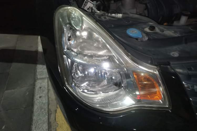 Used Nissan Sylphy 2012 Classic 1.6XE Automatic Comfort Edition Right Front Headlight