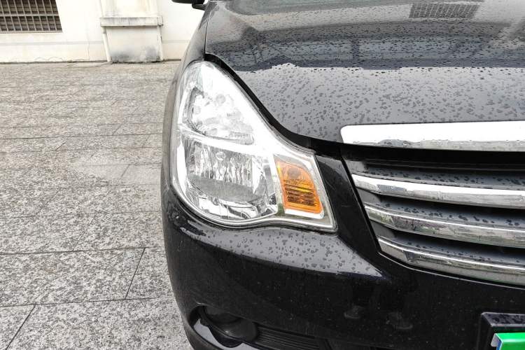 Used Nissan Sylphy 2012 Classic 1.6XE Automatic Comfort Edition Right Front Headlight