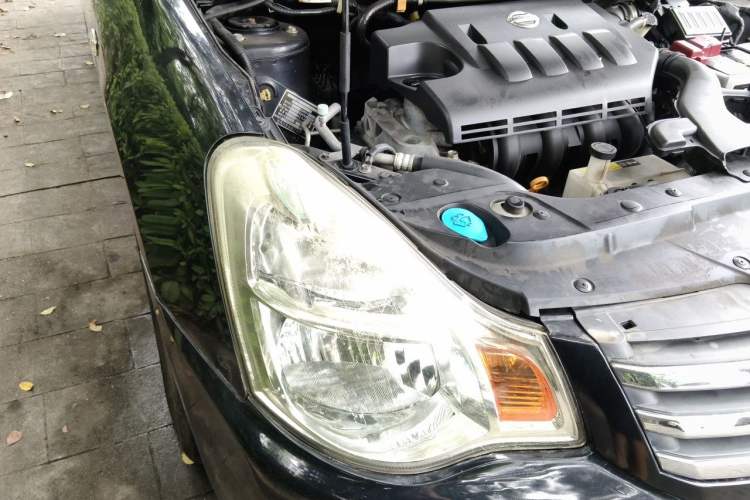 Used Nissan Sylphy 2012 1.6XE CVT Comfort Edition Right Front Headlight