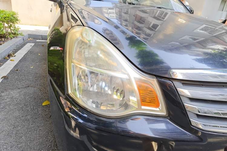 Used Nissan Sylphy 2012 Classic 1.6XE Manual Comfort Edition Right Front Headlight