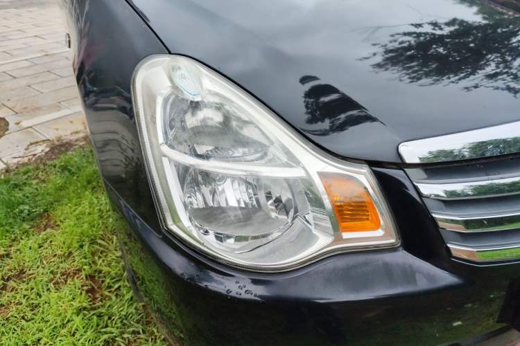 Used Nissan Sylphy 2012 Classic 1.6XE Manual Comfort Edition Right Front Headlight