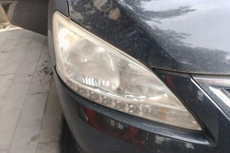 Used Nissan Sylphy 2012 1.6 XL Manual Luxury Edition Right Front Headlight