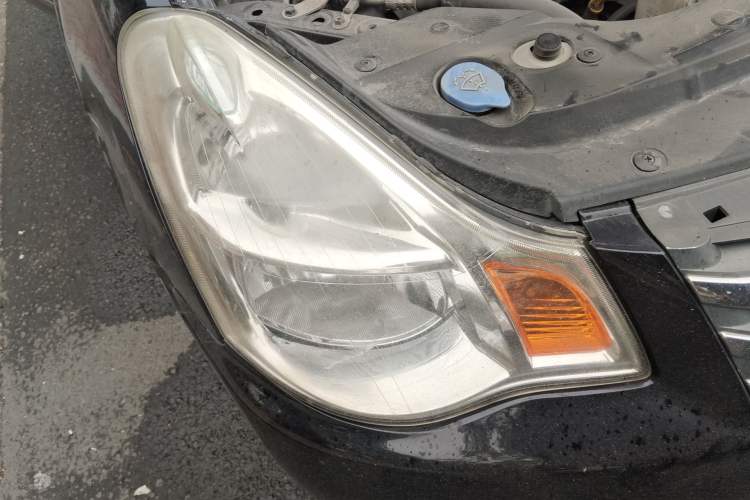 Used Nissan Sylphy 2012 Classic 1.6XE Manual Comfort Edition Right Front Headlight