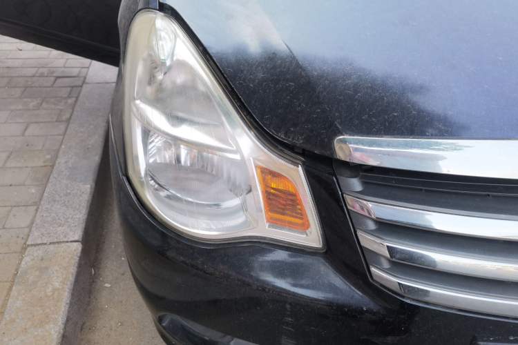 Used Nissan Sylphy 2012 Classic 1.6XE Manual Comfort Edition Right Front Headlight