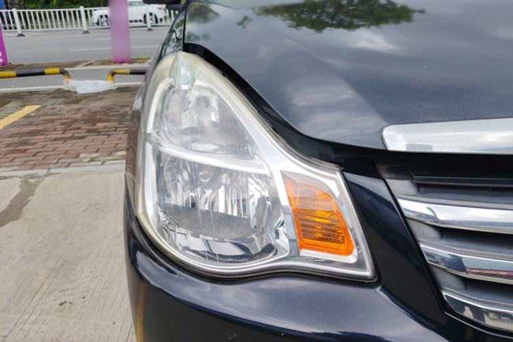 Used Nissan Sylphy 2012 Classic 1.6XE Manual Comfort Edition Right Front Headlight