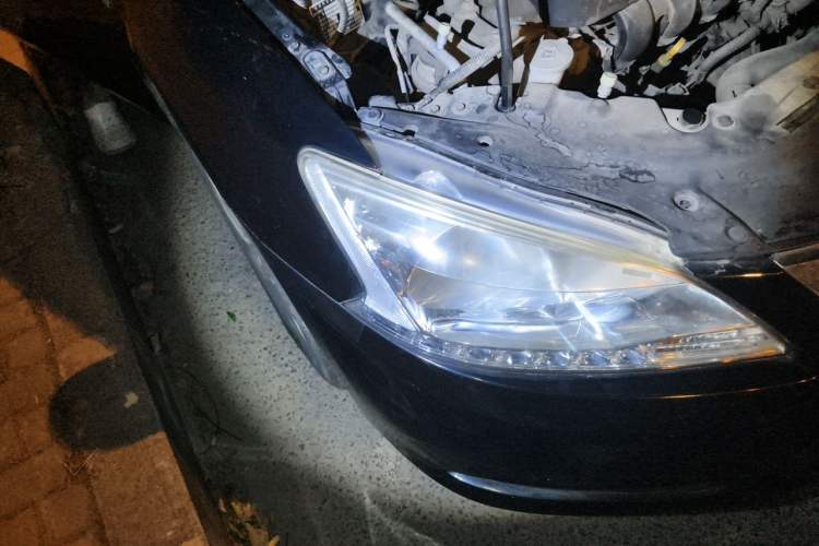 Used Nissan Sylphy 2012 1.6 XL Manual Luxury Edition Right Front Headlight