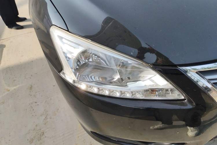 Used Nissan Sylphy 2012 1.6 XL Manual Luxury Edition Right Front Headlight