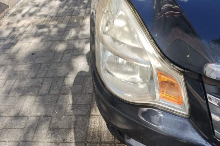 Used Nissan Sylphy 2012 Classic 1.6XE Manual Comfort Edition Right Front Headlight