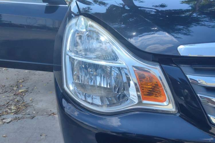 Used Nissan Sylphy 2012 1.6XE Manual Comfort Edition Right Front Headlight